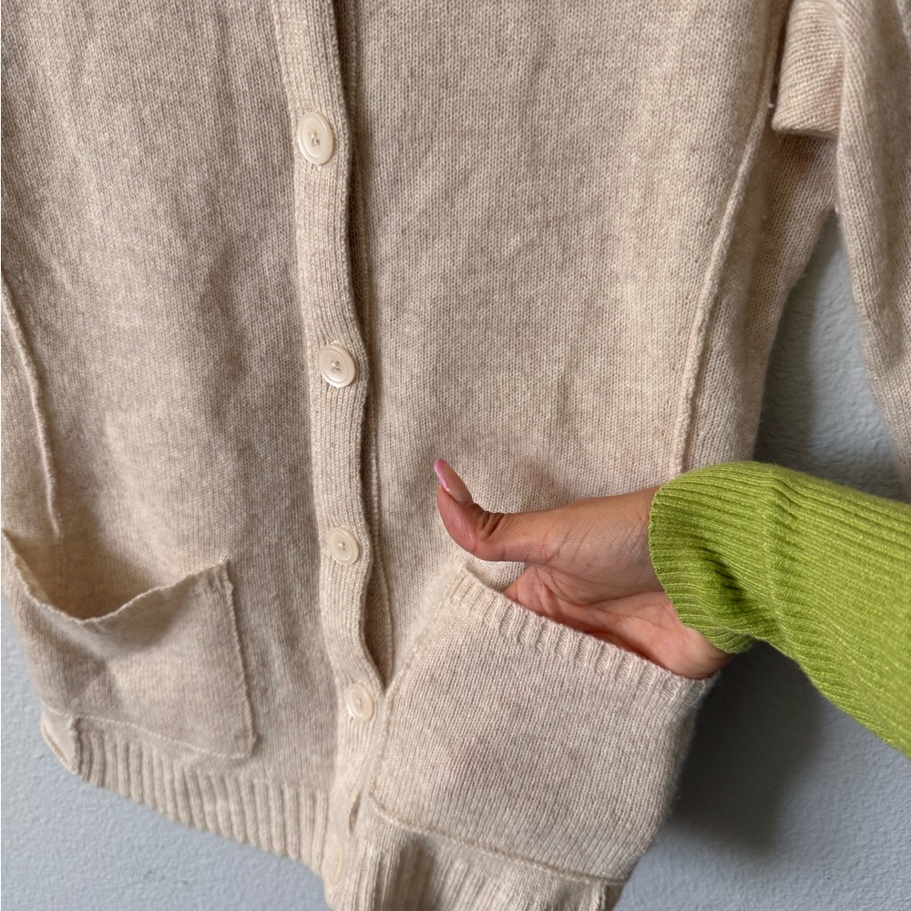 AQUA 100% Cashmere Cream Button Front Cardigan Sweater M | Classic Luxe Knit - Picture 3 of 8